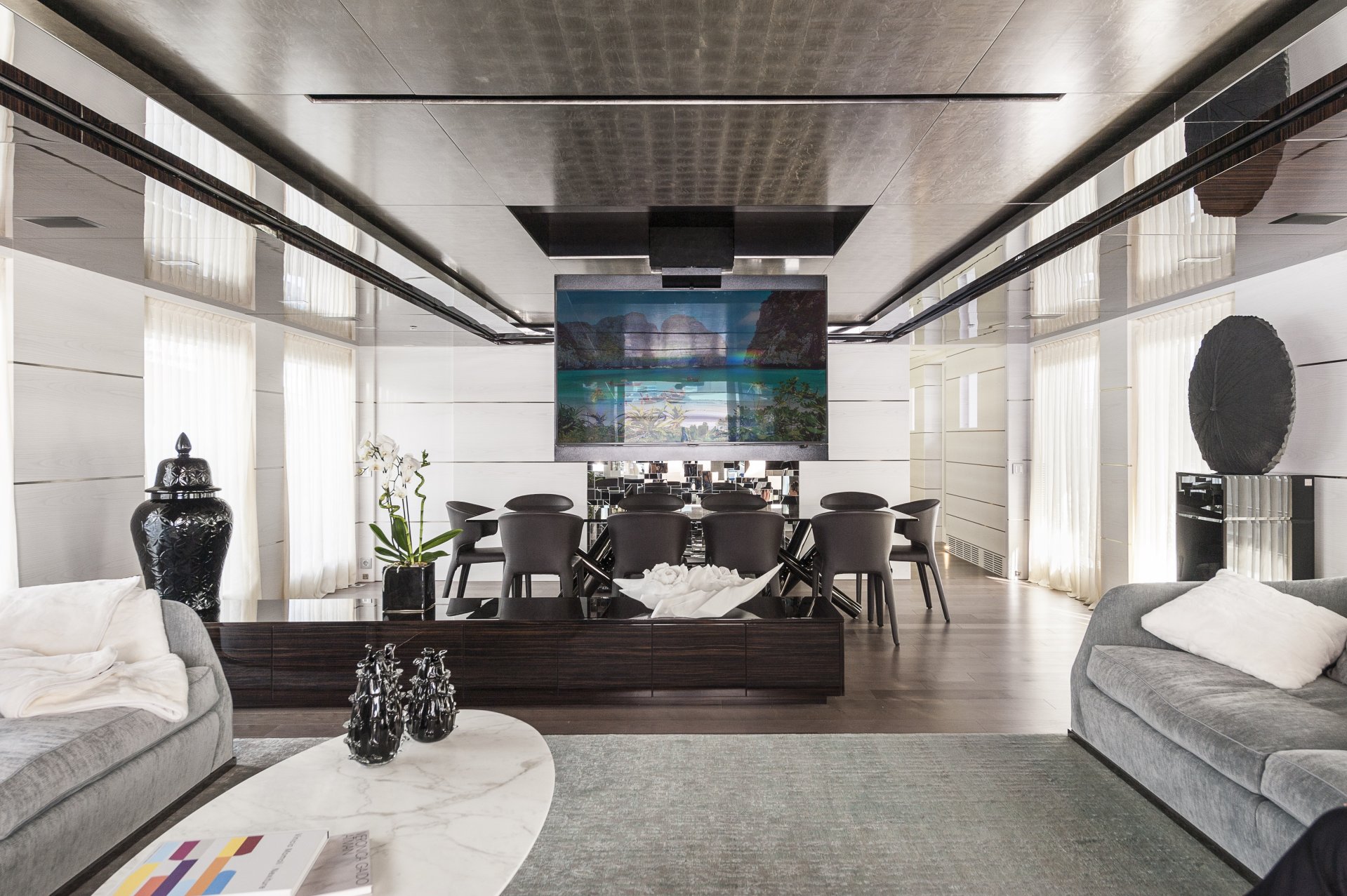 yacht entourage interior 2